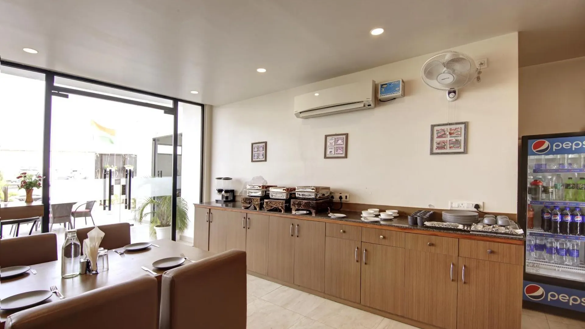 **** Hotel Saltstayz Select - Unitech Cyber Park Gurgaon India