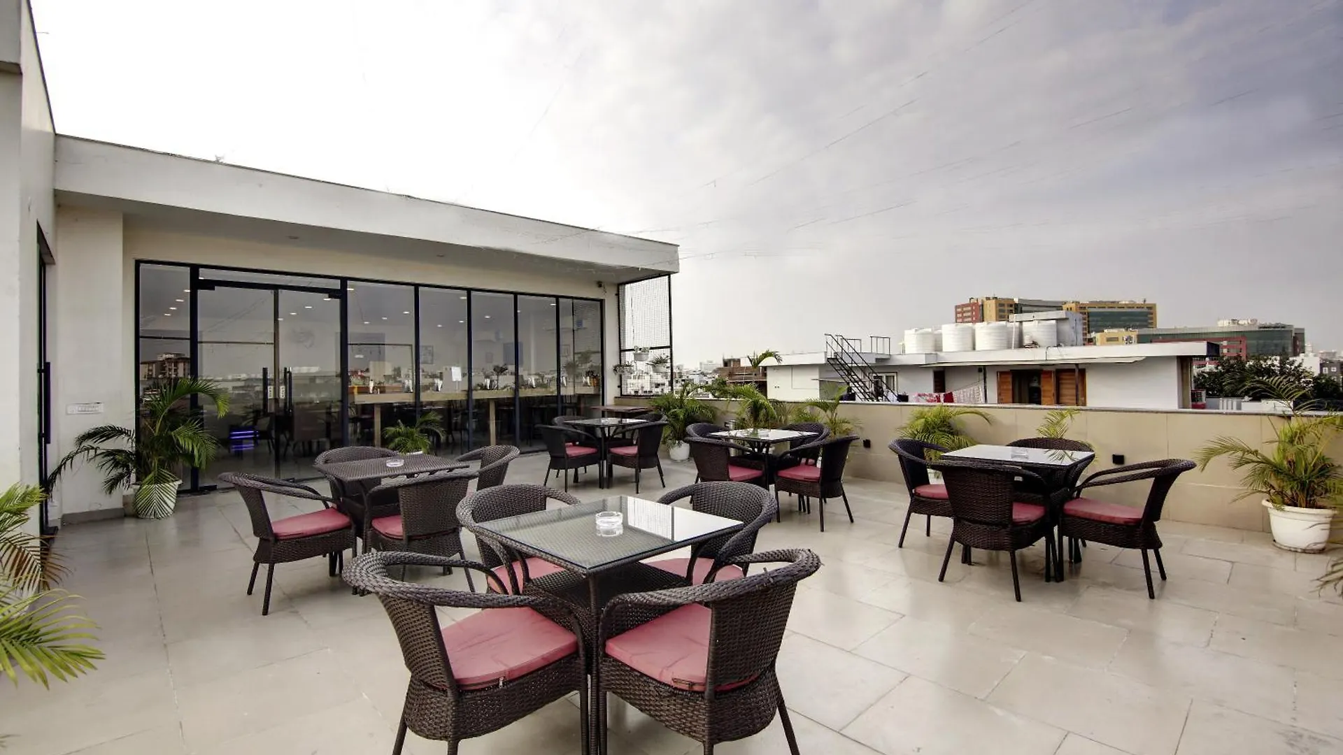 Saltstayz Select - Unitech Cyber Park Gurgaon 4*,  India