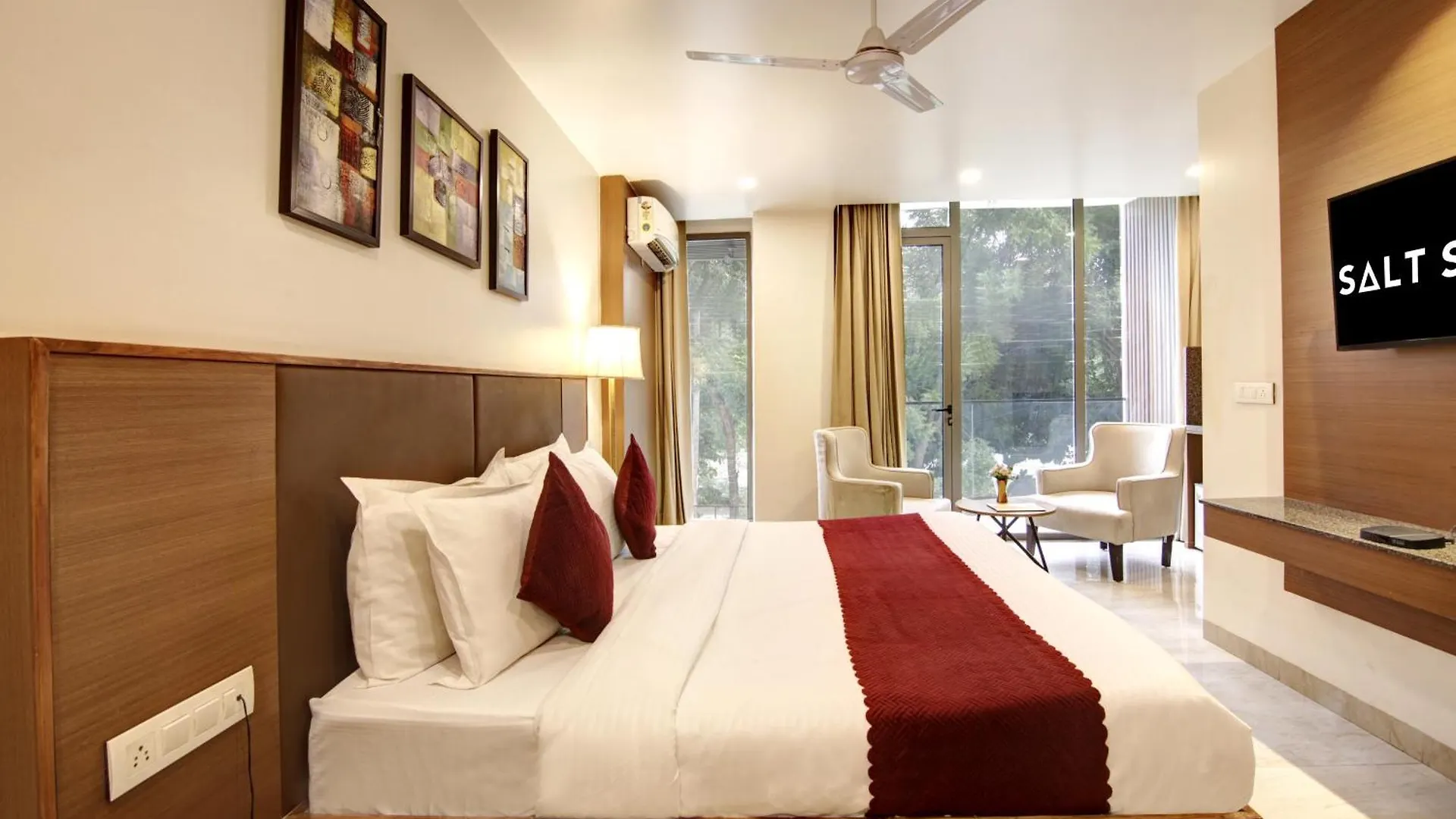 Saltstayz Select - Unitech Cyber Park Gurgaon