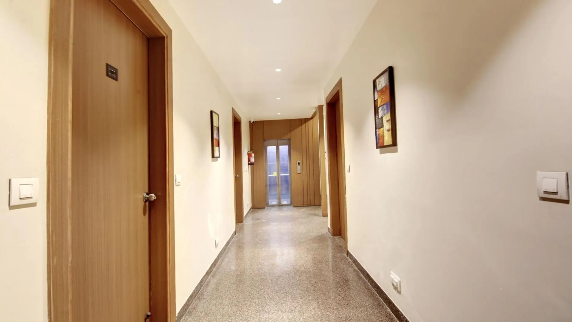 Hotel Saltstayz Select - Unitech Cyber Park Gurgaon