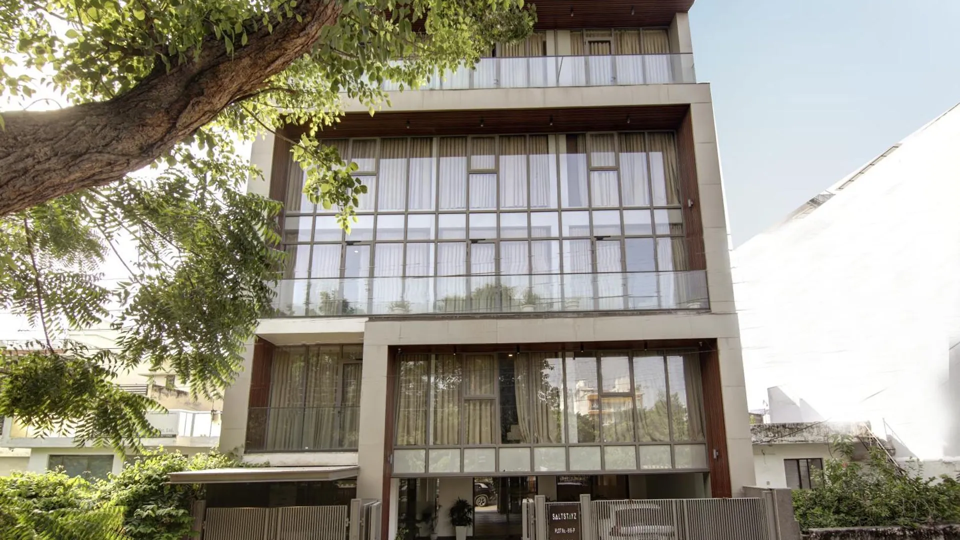 **** Hotel Saltstayz Select - Unitech Cyber Park Gurgaon India